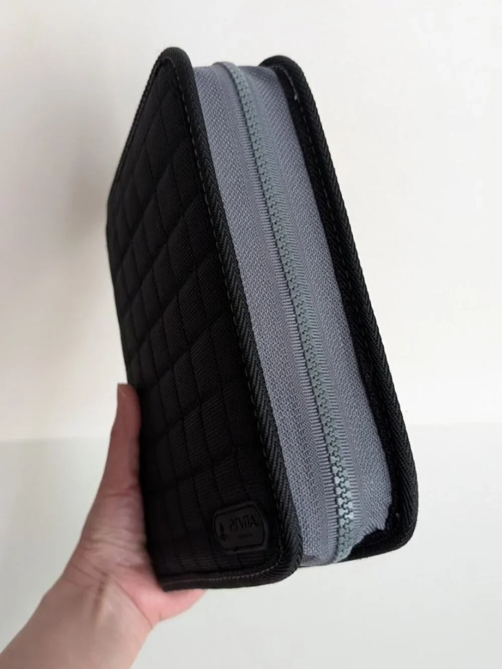 Sony PlayStation PS VITA OEM Fold & Go Folio Carrying Case Cartridge Storage